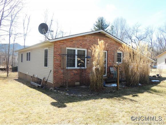 106 Pinetree Dr