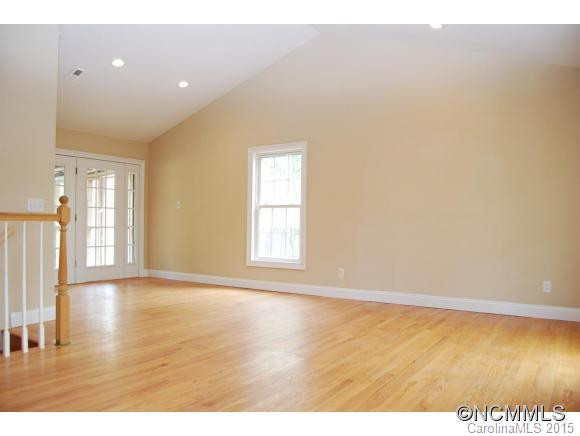 42 Queens Court - Photo 6