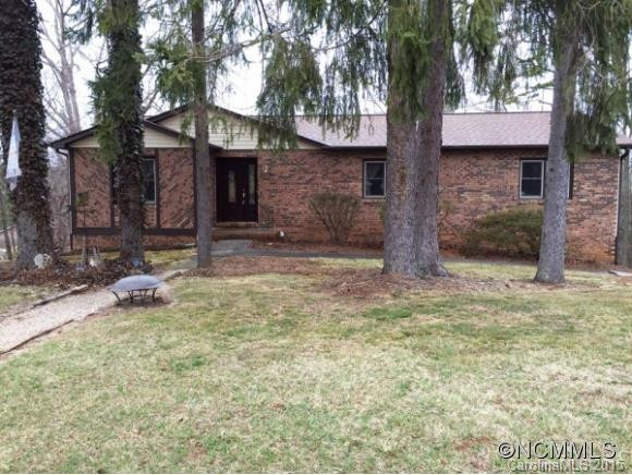 6 DEER RUN COURT