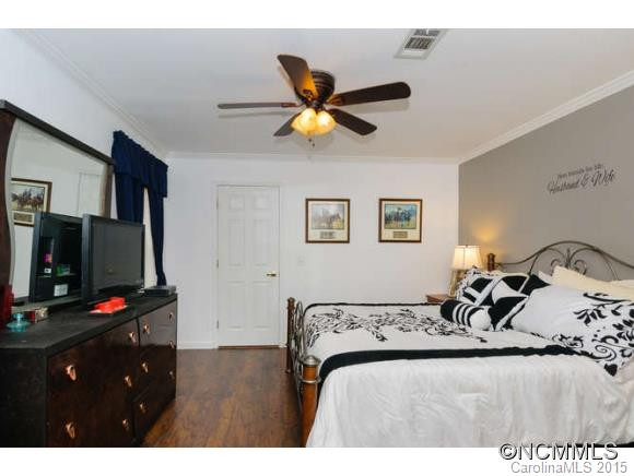 145 Saw Branch Road - Photo 13