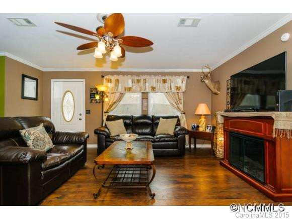 145 Saw Branch Road - Photo 3