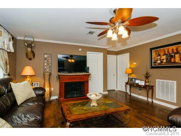 145 Saw Branch Road - Photo 4