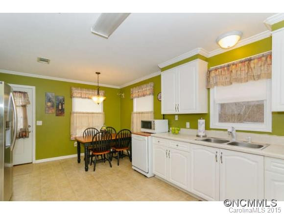 145 Saw Branch Road - Photo 7