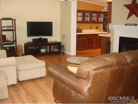 170 Applegate Village - Photo 2