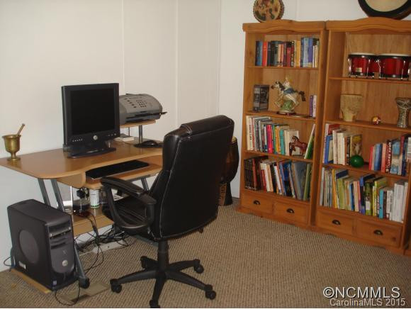 170 Applegate Village - Photo 14