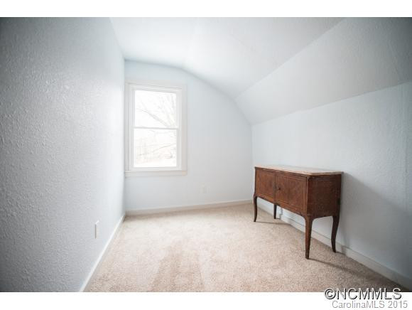 730 RHODODENDRON AVE - Photo 11