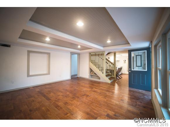 730 RHODODENDRON AVE - Photo 3