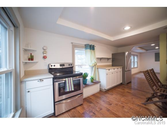 730 RHODODENDRON AVE - Photo 6