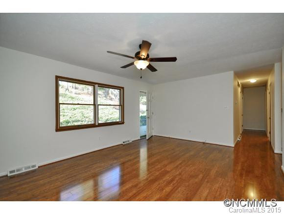 28 Brookcliff Drive - Photo 3