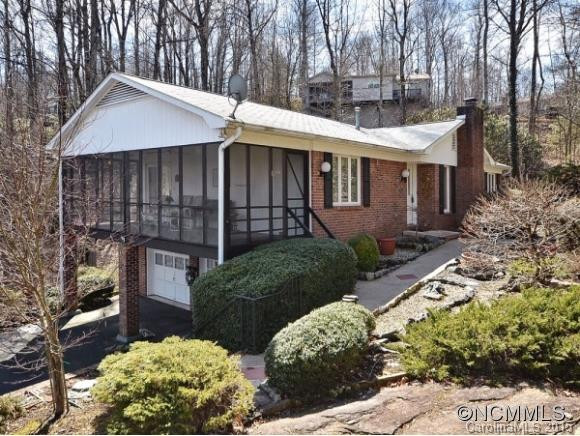 907 RAINBOW LANE
