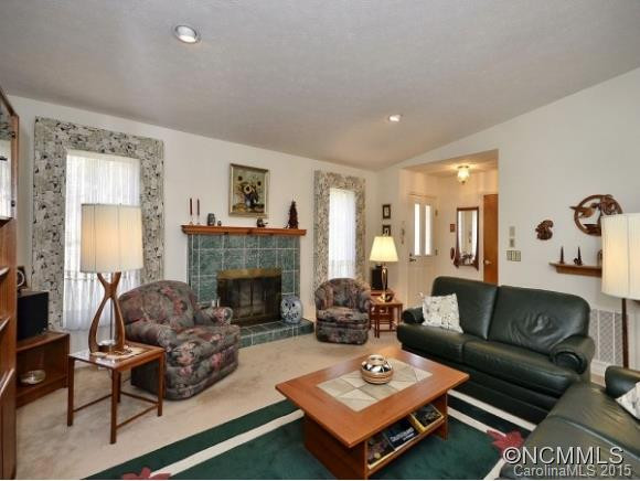 907 RAINBOW LANE - Photo 3