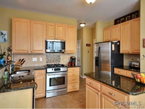 14 BROWNSTONE COURT - Photo 6