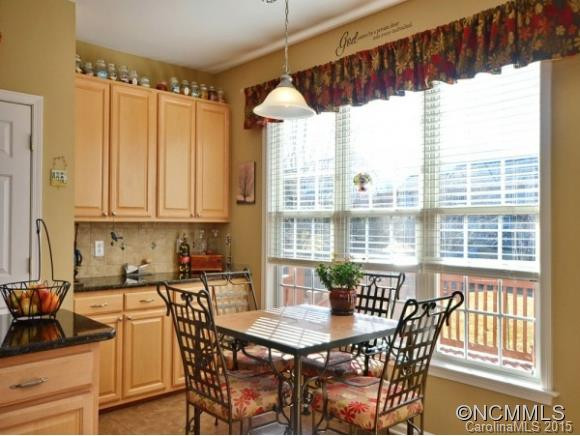 14 BROWNSTONE COURT - Photo 8