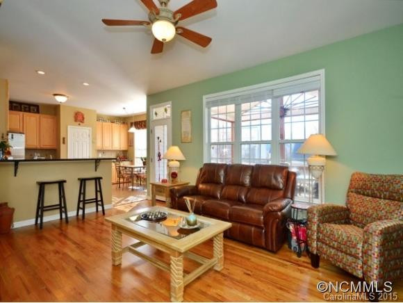 14 BROWNSTONE COURT - Photo 9