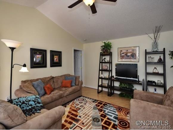 310 CREEKS END CIRCLE - Photo 4