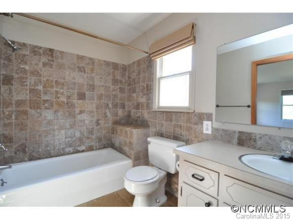 1185 Sandy Plains Road - Photo 18
