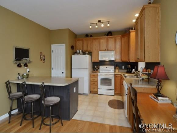 325 MACNEIL WAY - Photo 5
