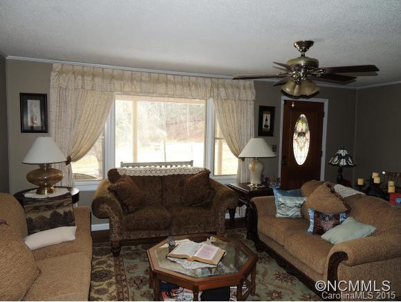 2515 Oakdale Dr - Photo 2