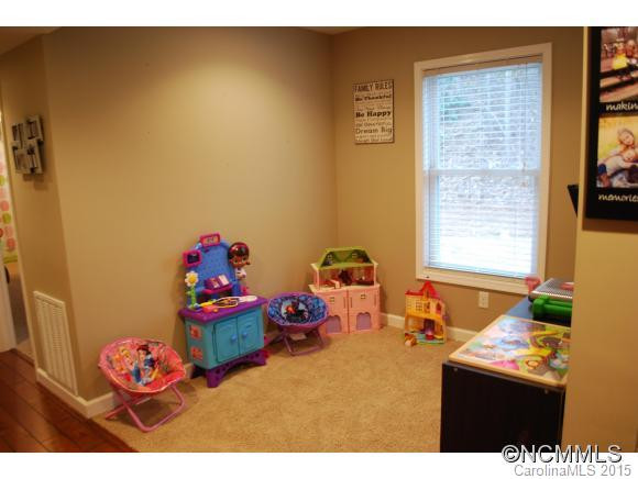 7 McDonald Rd - Photo 17