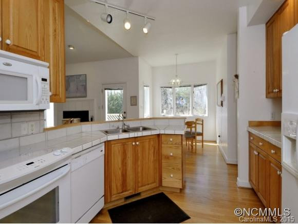 64 CHALLEDON DRIVE - Photo 13
