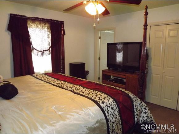 109 ASHWOOD LANE - Photo 13