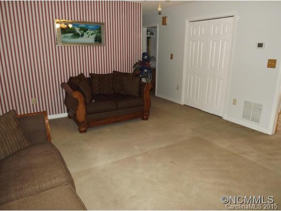 109 ASHWOOD LANE - Photo 4