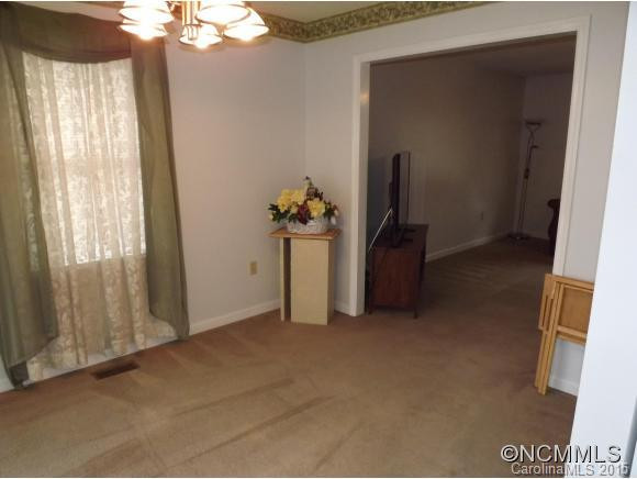 109 ASHWOOD LANE - Photo 8