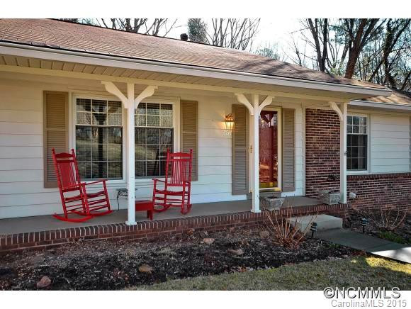 151 Castlerock Drive - Photo 3