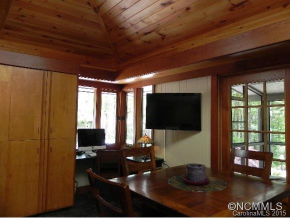 343 Round Hill Rd. - Photo 4