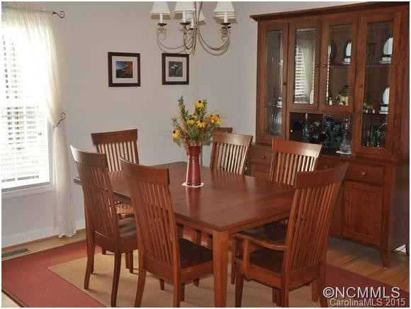 210 Bridle Path - Photo 5