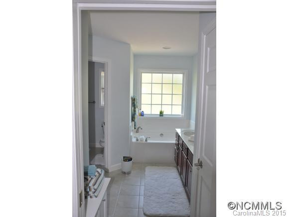 210 Bridle Path - Photo 9