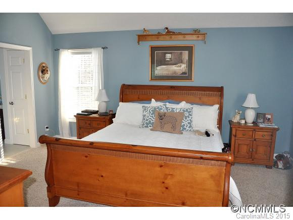 210 Bridle Path - Photo 10