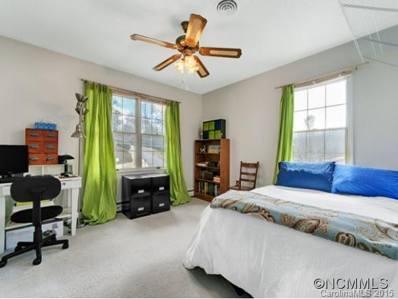221 GATEWAY STREET - Photo 11