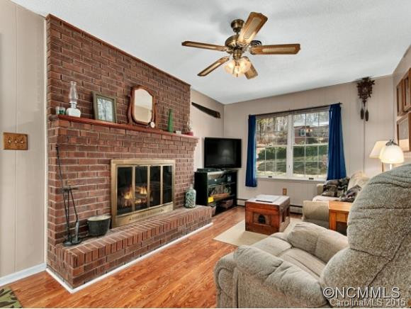 221 GATEWAY STREET - Photo 4