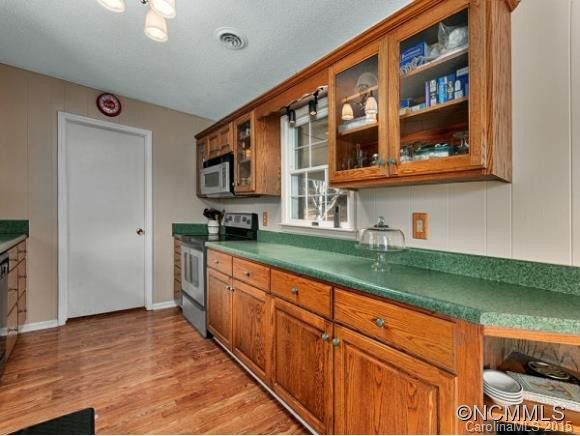 221 GATEWAY STREET - Photo 6