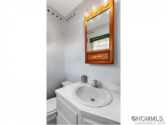 221 GATEWAY STREET - Photo 10
