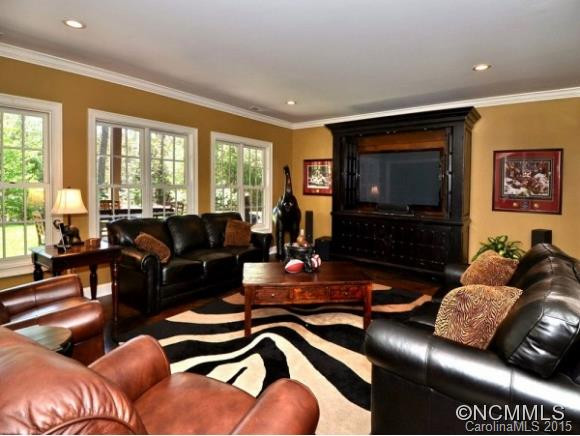 1640 Olmsted Drive - Photo 10
