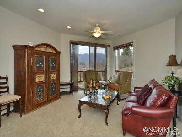 18 CHAMPION COURT - Photo 16