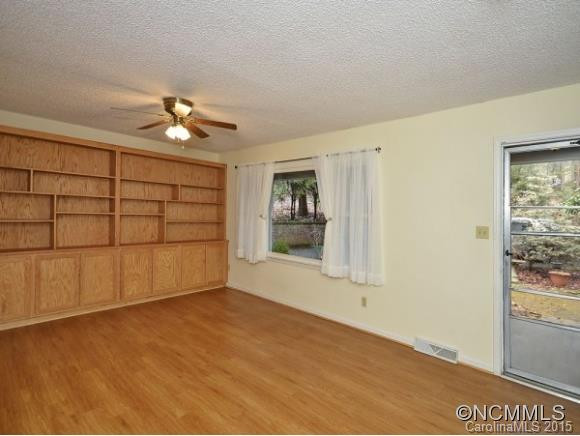 34 STOCKWOOD LN - Photo 3