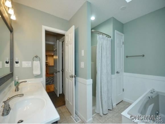 10 TWO OAKS DRIVE - Photo 8