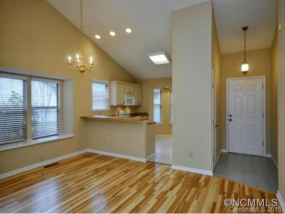 305 OAK PLACE - Photo 3