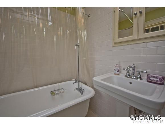 100 Edwin Place - Photo 13