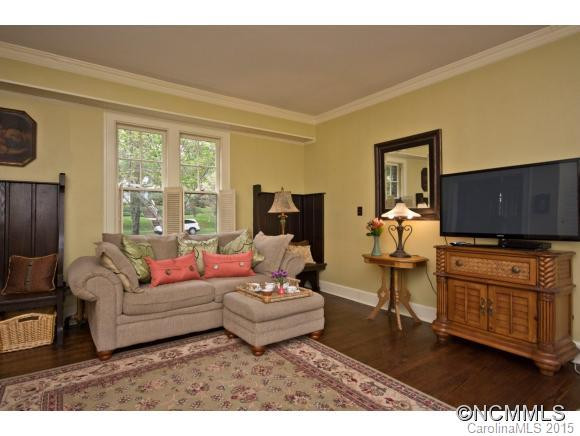 100 Edwin Place - Photo 3