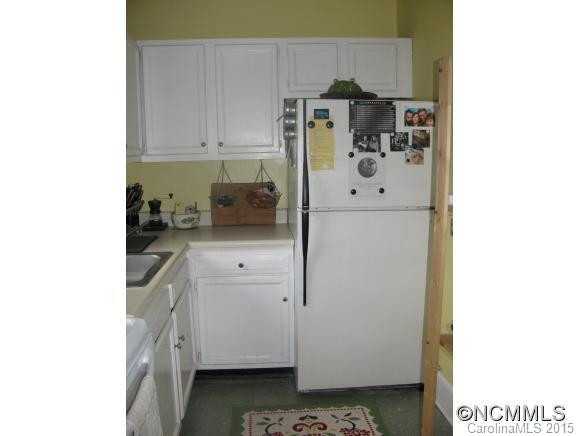 100 Edwin Place - Photo 24