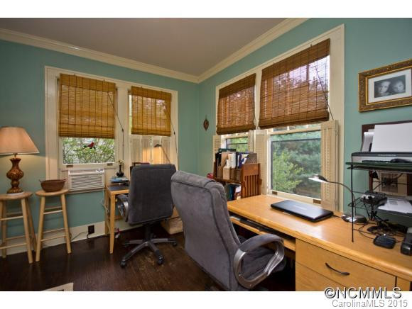 100 Edwin Place - Photo 10