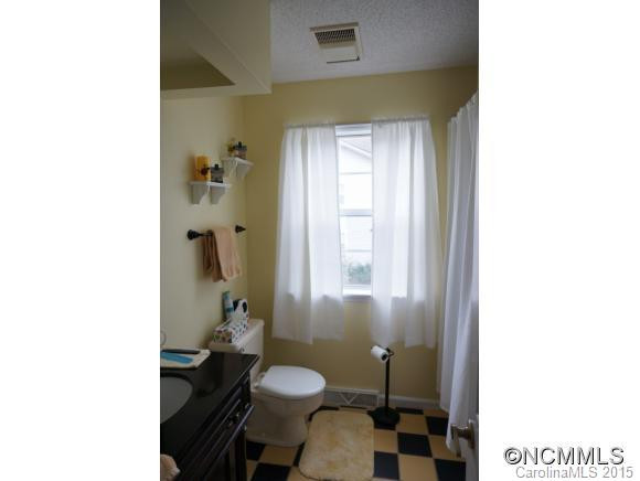 66 Lakeview Court - Photo 11