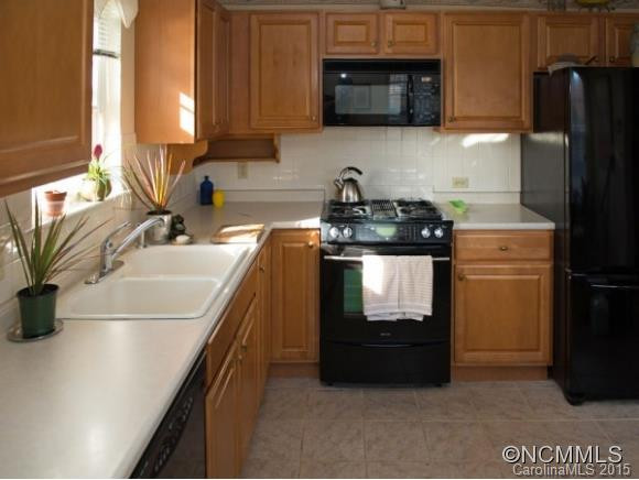 1301 Hyde Park Drive - Photo 5