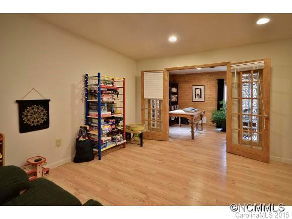 306 Henry Dingus Way - Photo 12