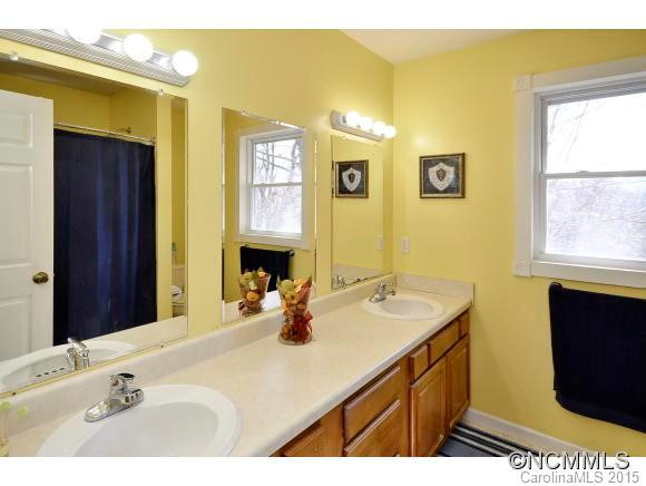 365 Spring Drive - Photo 16