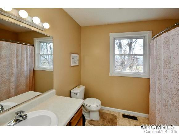 365 Spring Drive - Photo 17